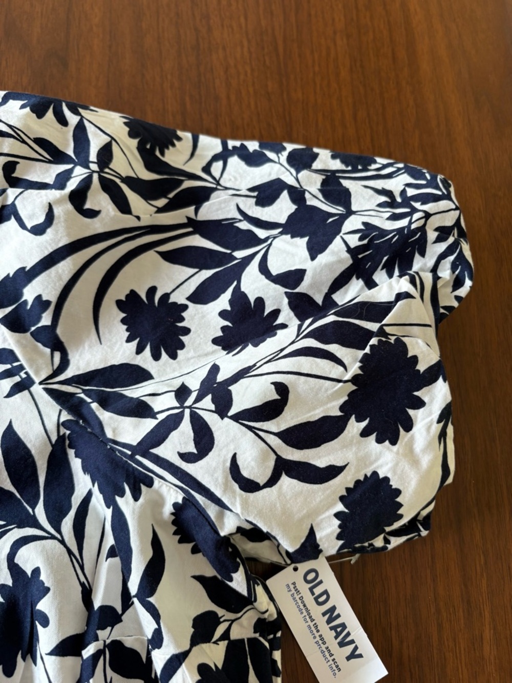 NWT Old Navy Navy White Floral Wrap Top Puff Sleeve Tie Waist - Picture 8 of 15